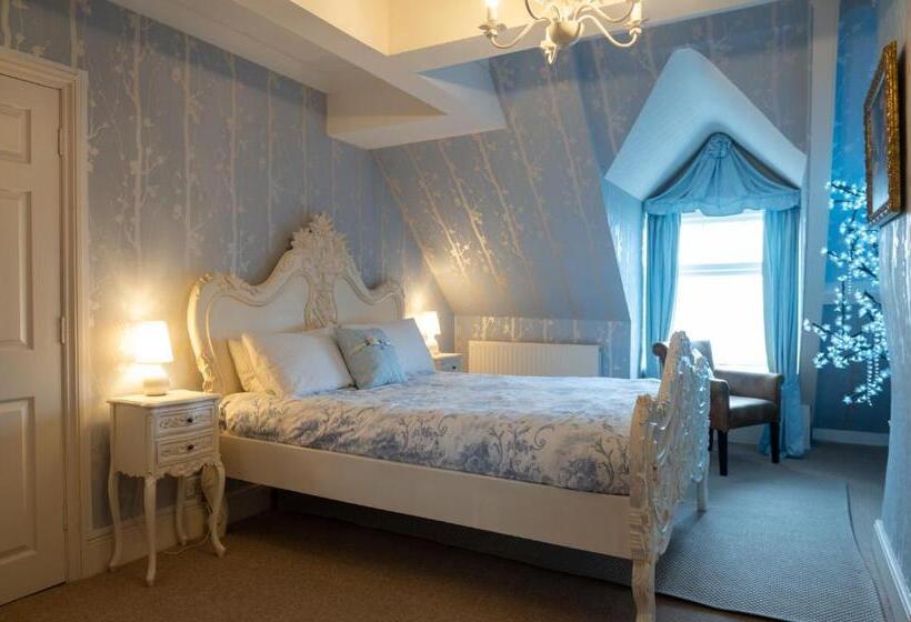 فندق Enchanted Manor