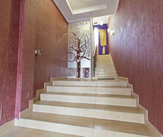 酒店 Etnika