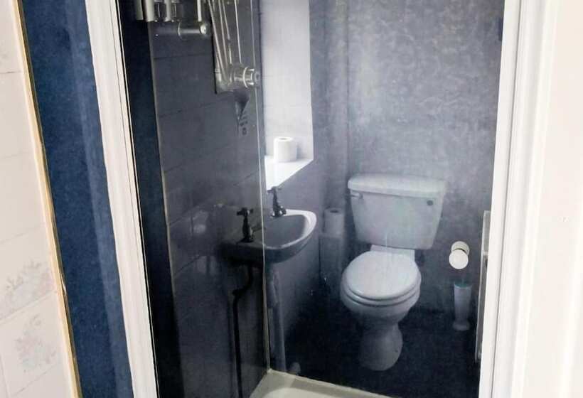 فندق 4 Bedroom House At Fern Lodge Preston Serviced Accommodation   Free Wifi & Parking