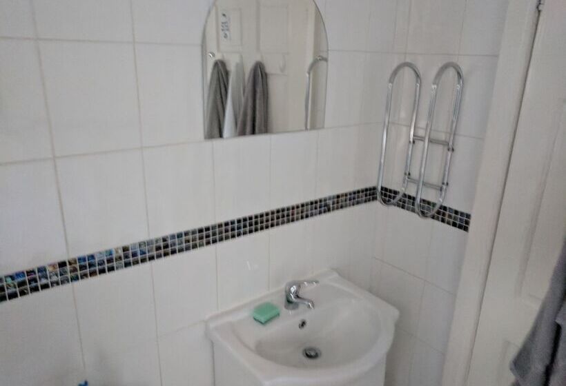 فندق 4 Bedroom House At Fern Lodge Preston Serviced Accommodation   Free Wifi & Parking