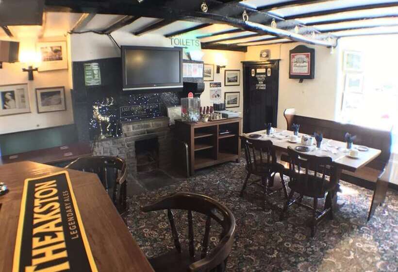 فندق The Fox & Hounds Inn