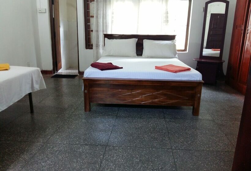 בית מלון כפרי Ginza Rest Kandy