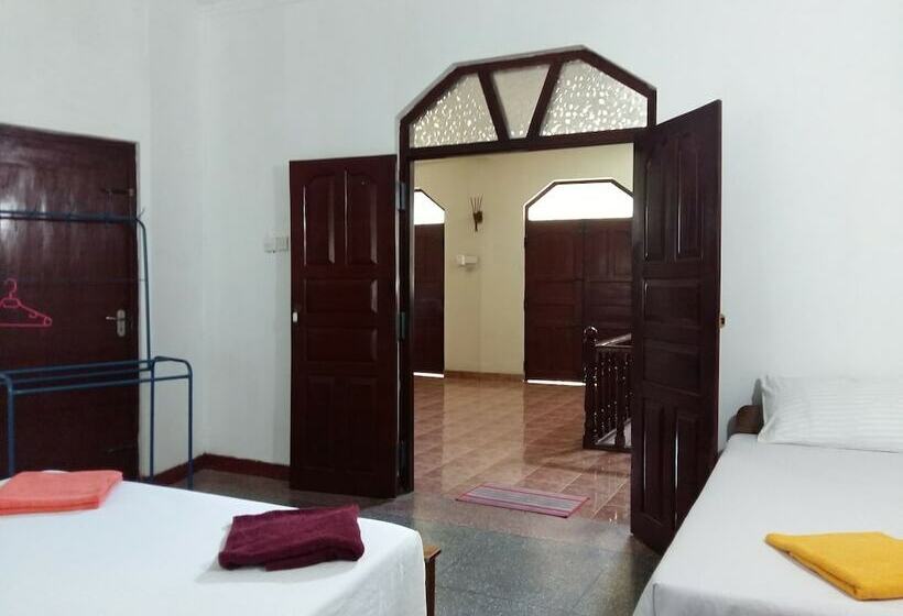 בית מלון כפרי Ginza Rest Kandy