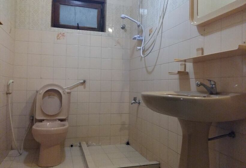 בית מלון כפרי Ginza Rest Kandy