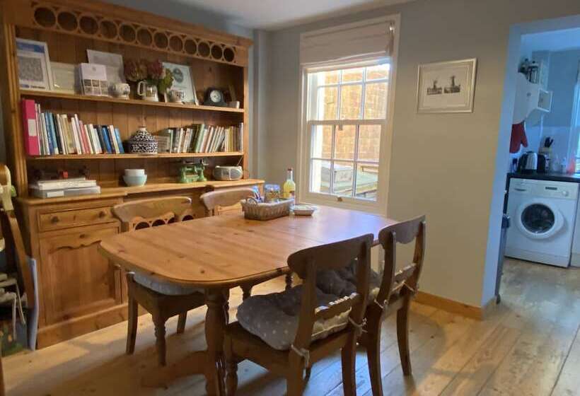 Отель Green Cottages