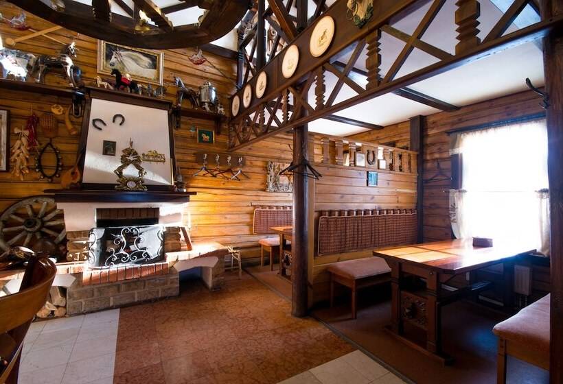 בית מלון כפרי Guest House Konyushenniy Dvor