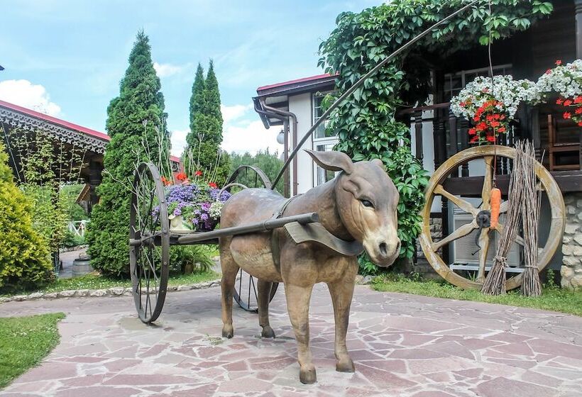 בית מלון כפרי Guest House Konyushenniy Dvor