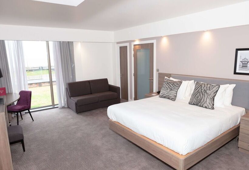 Отель Hampton By Hilton Blackpool
