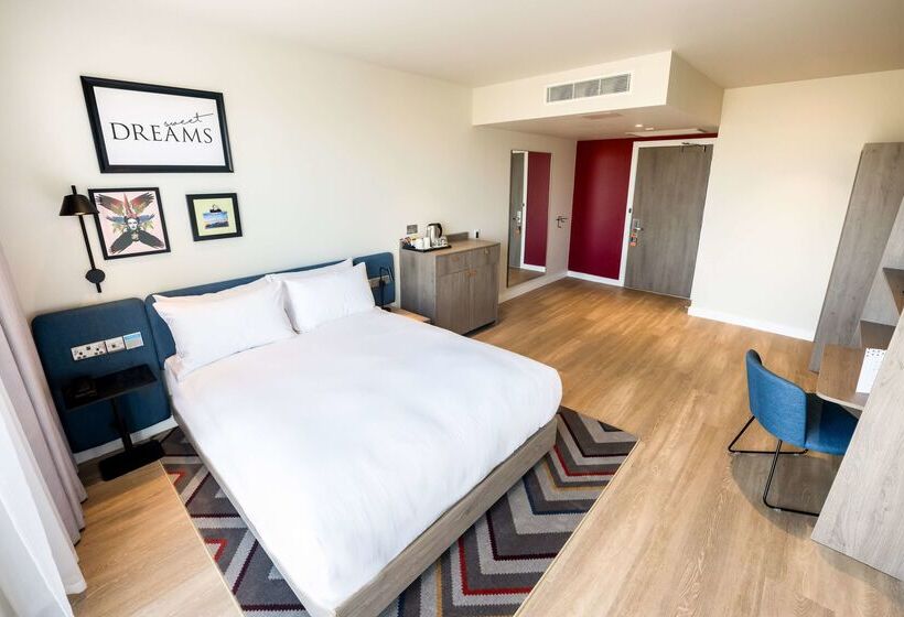 Отель Hampton By Hilton Blackpool