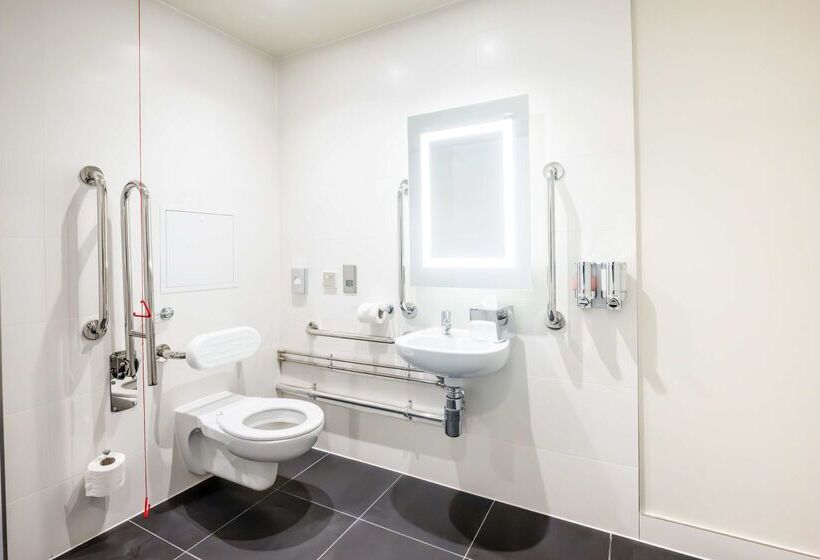 Отель Hampton By Hilton Blackpool