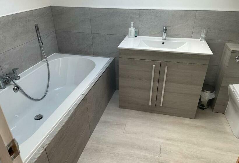 هتل Haymills Guesthouse