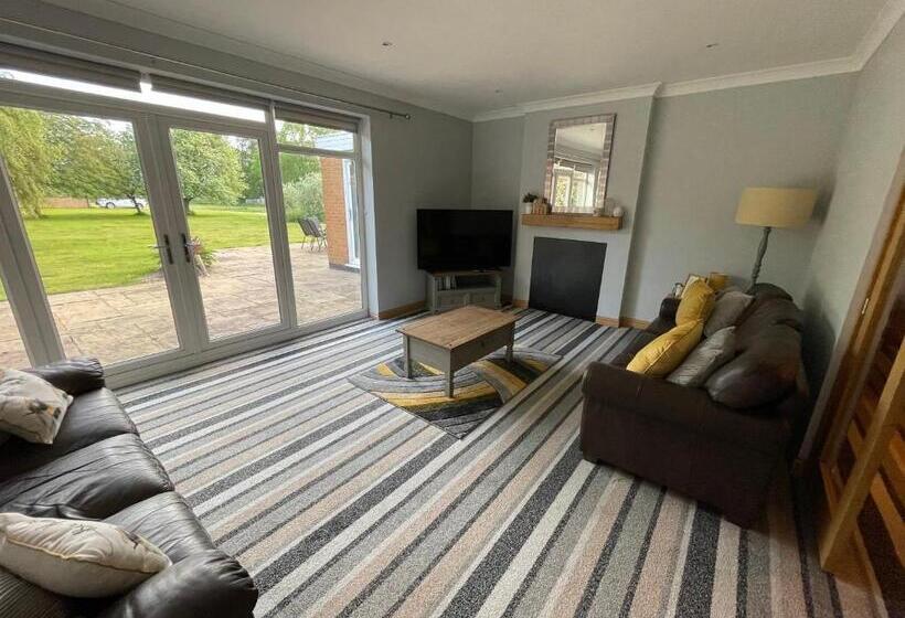 酒店 Haymills Guesthouse