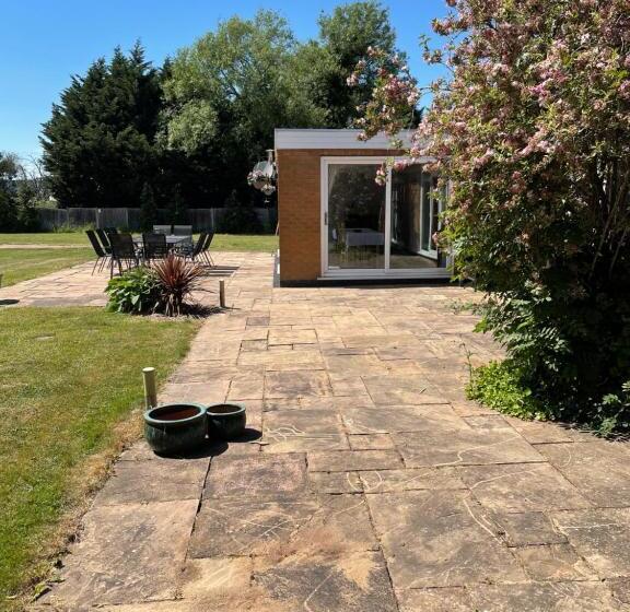 هتل Haymills Guesthouse