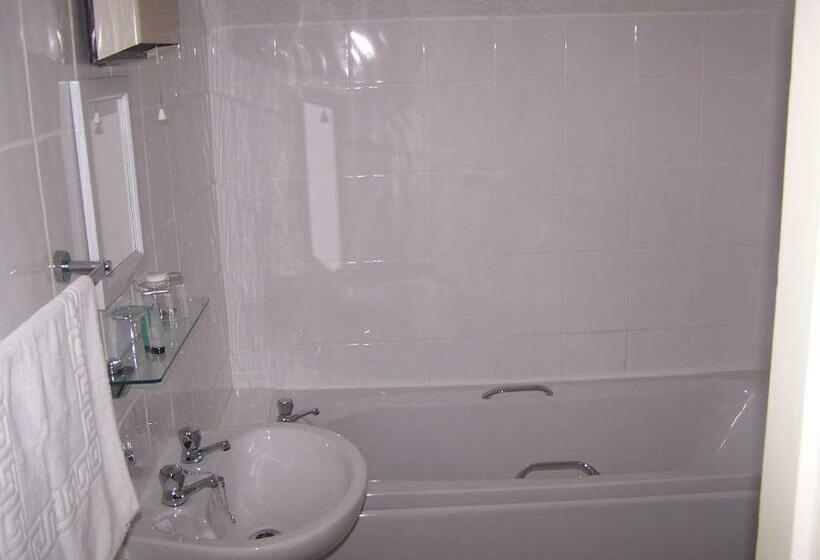 Отель Hilton House