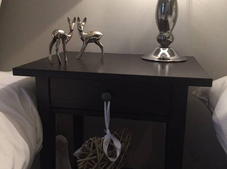 酒店 Illshaw Heath Farm Guest Lodge