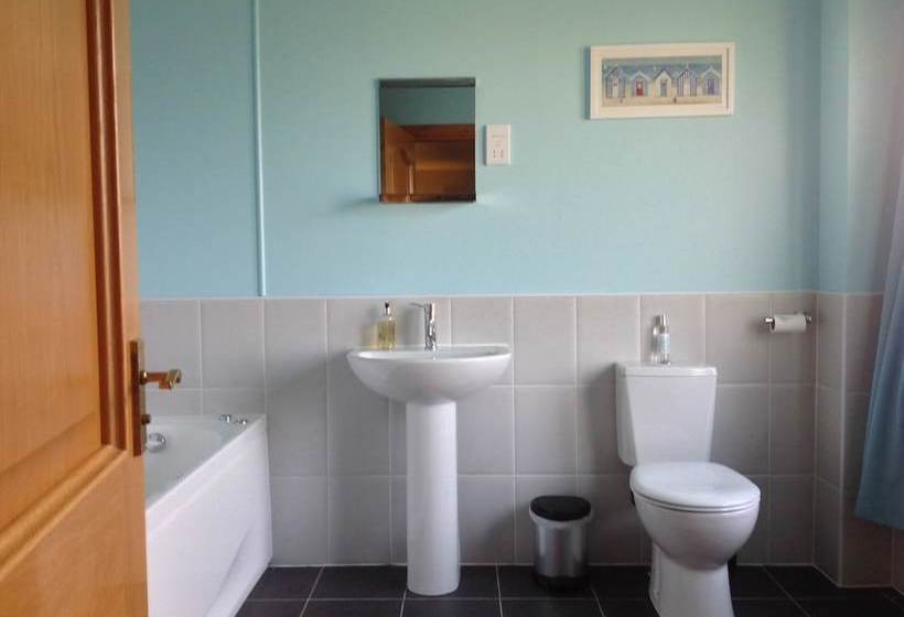 בית מלון כפרי Innisfail