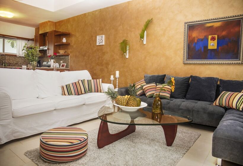 ホテル Instyle Residences At Infiniti Blu