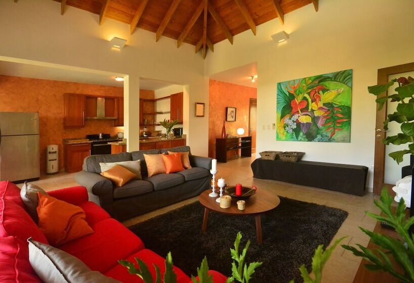 ホテル Instyle Residences At Infiniti Blu