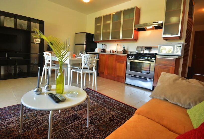 ホテル Instyle Residences At Infiniti Blu