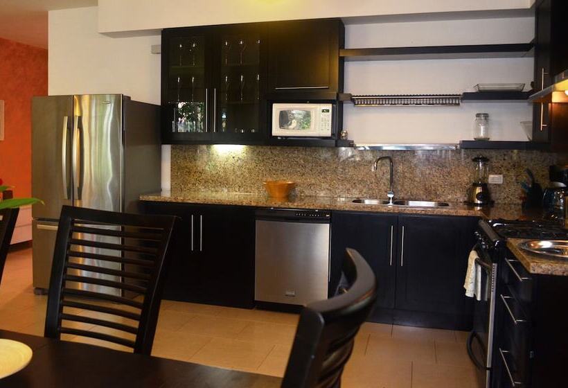 ホテル Instyle Residences At Infiniti Blu