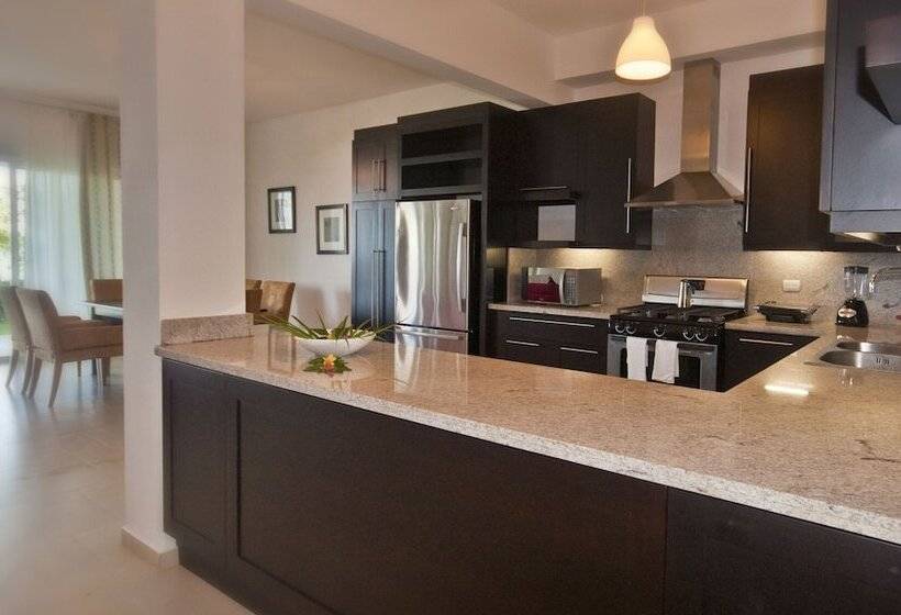 ホテル Instyle Residences At Infiniti Blu