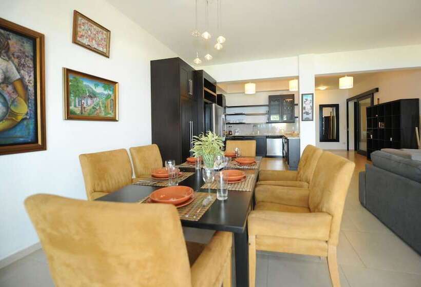 ホテル Instyle Residences At Infiniti Blu