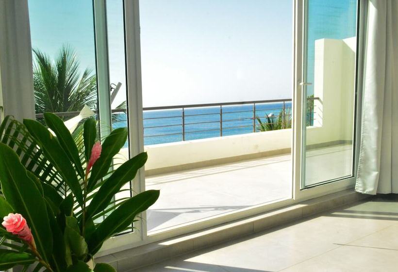 ホテル Instyle Residences At Infiniti Blu