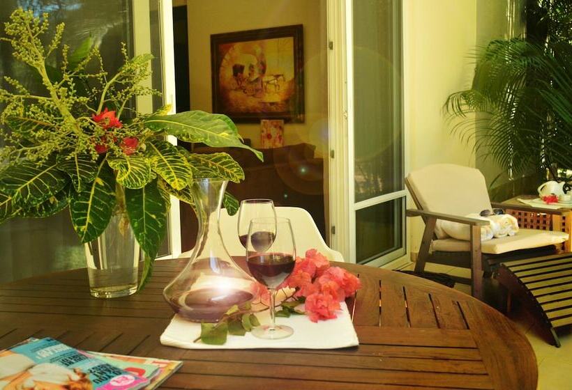 ホテル Instyle Residences At Infiniti Blu