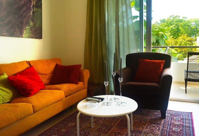 ホテル Instyle Residences At Infiniti Blu