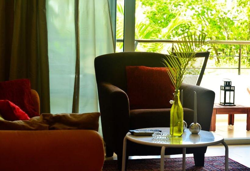 ホテル Instyle Residences At Infiniti Blu