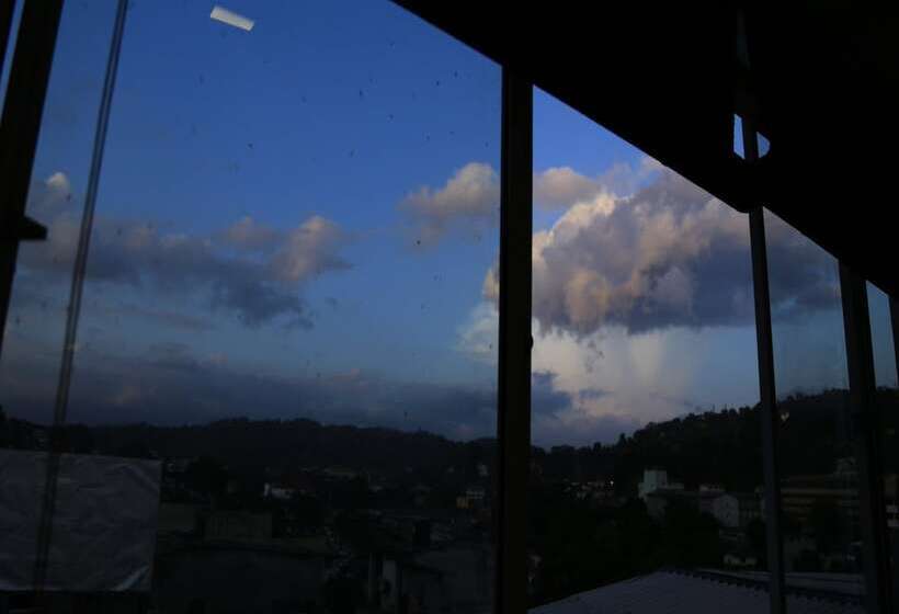 酒店 Kandy City Rooms & Hostel
