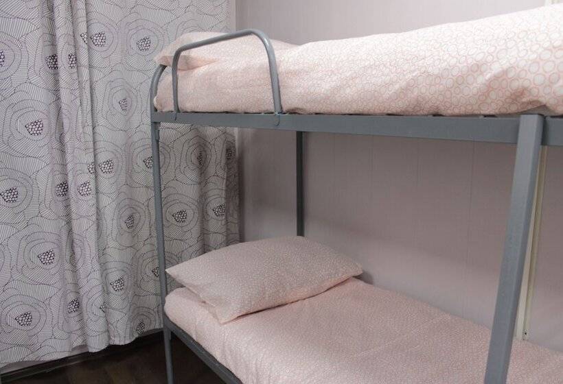 בית מלון כפרי Karlov Most Hostel