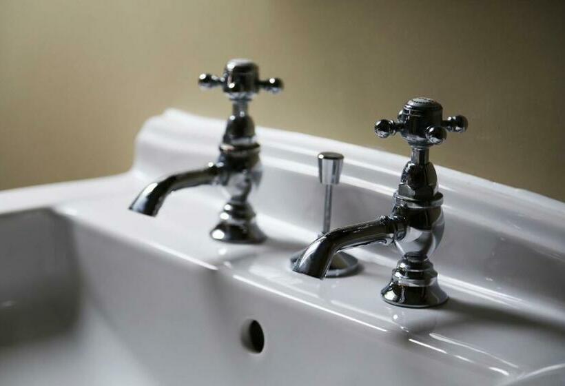 בית מלון כפרי King John Inn