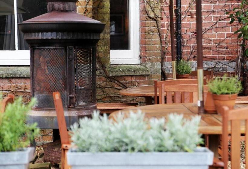 בית מלון כפרי King John Inn