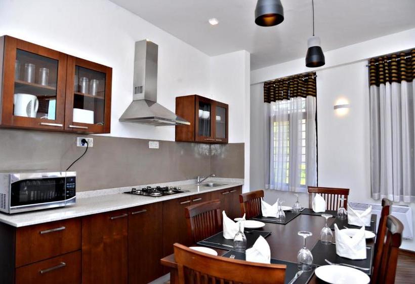 호텔 Kingsford Residences