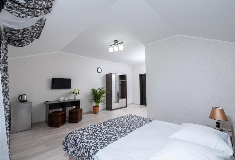 בית מלון כפרי Korona