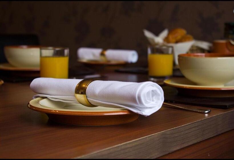 בית מלון כפרי Lakeview Guest House