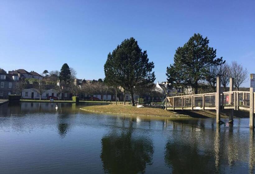 בית מלון כפרי Lakeview Guest House