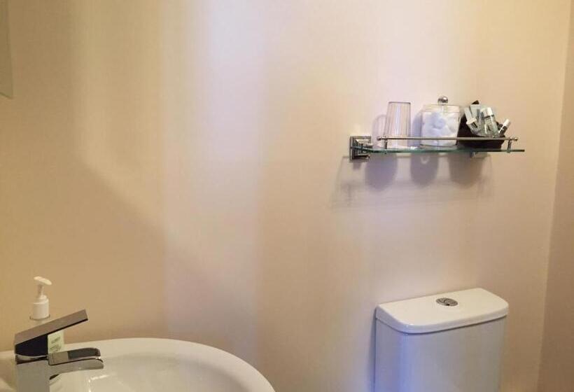 בית מלון כפרי Lakeview Guest House