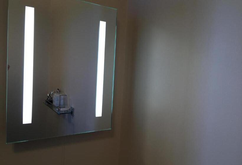 בית מלון כפרי Lakeview Guest House