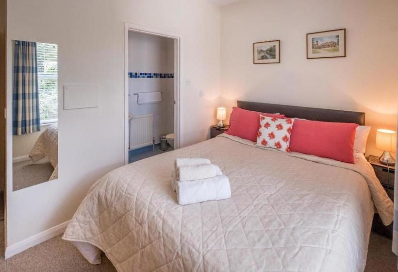 בית מלון כפרי Luccombe Villa Holiday Apartments