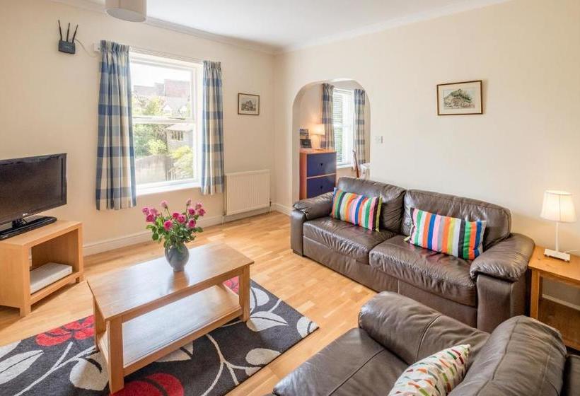 호텔 Luccombe Villa Holiday Apartments