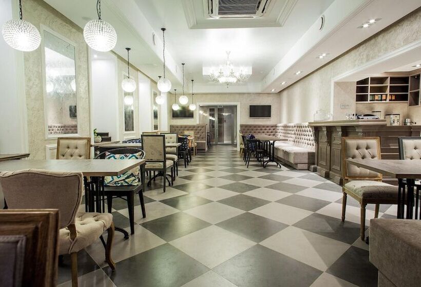 Отель Mikhail Strogov