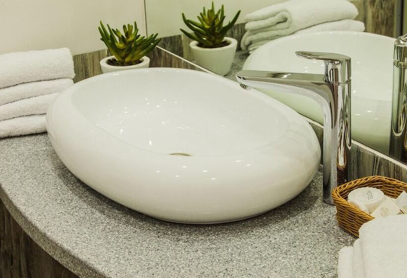 Отель Mikhail Strogov