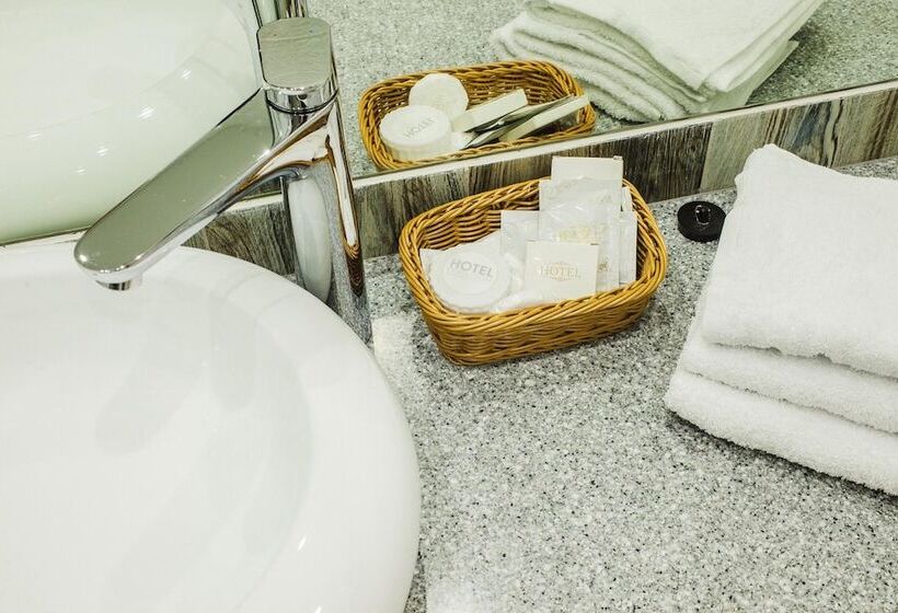 Отель Mikhail Strogov