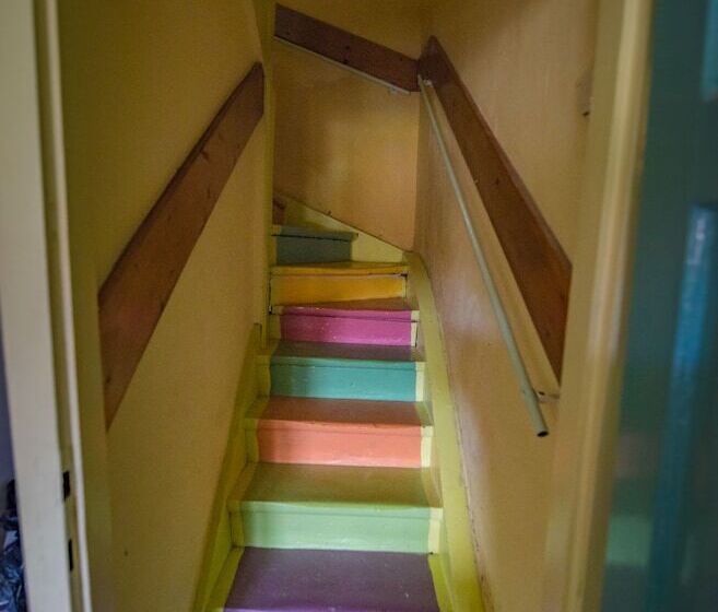 Отель Mountain Tale Hostel