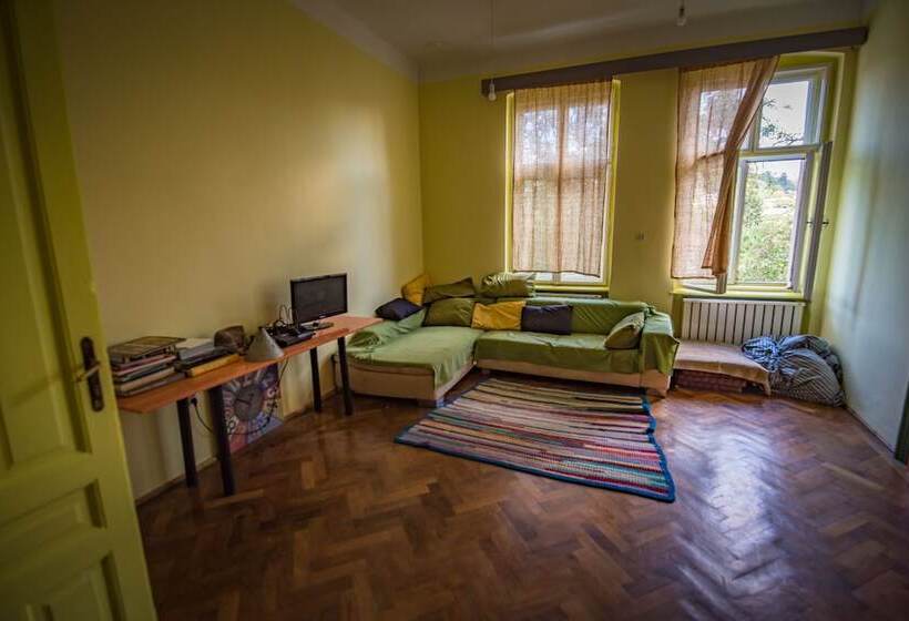Отель Mountain Tale Hostel