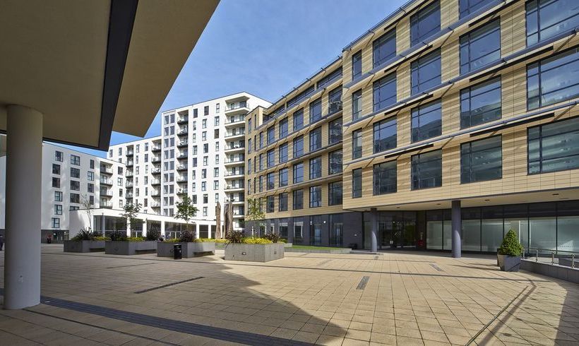 בית מלון כפרי New Central Woking