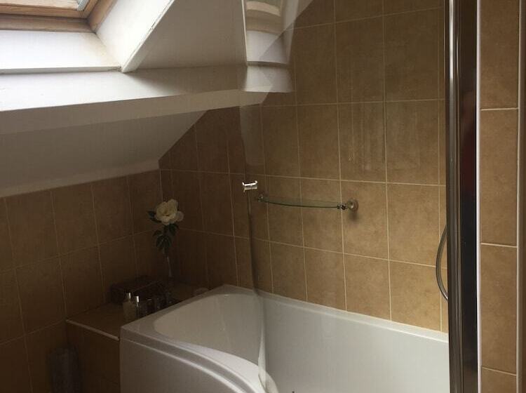 هتل Newton Hall Guest House