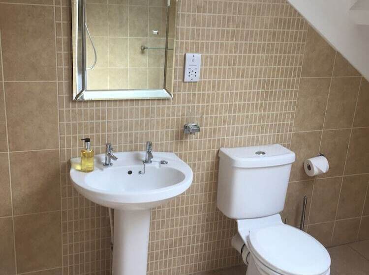 هتل Newton Hall Guest House